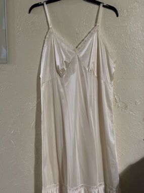 Underslip size 40 EU or Size 9/10 US